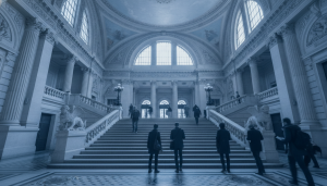 découvrez l'histoire, l'architecture et les anecdotes fascinantes de l'escalier emblématique de la gare saint-charles à marseille.